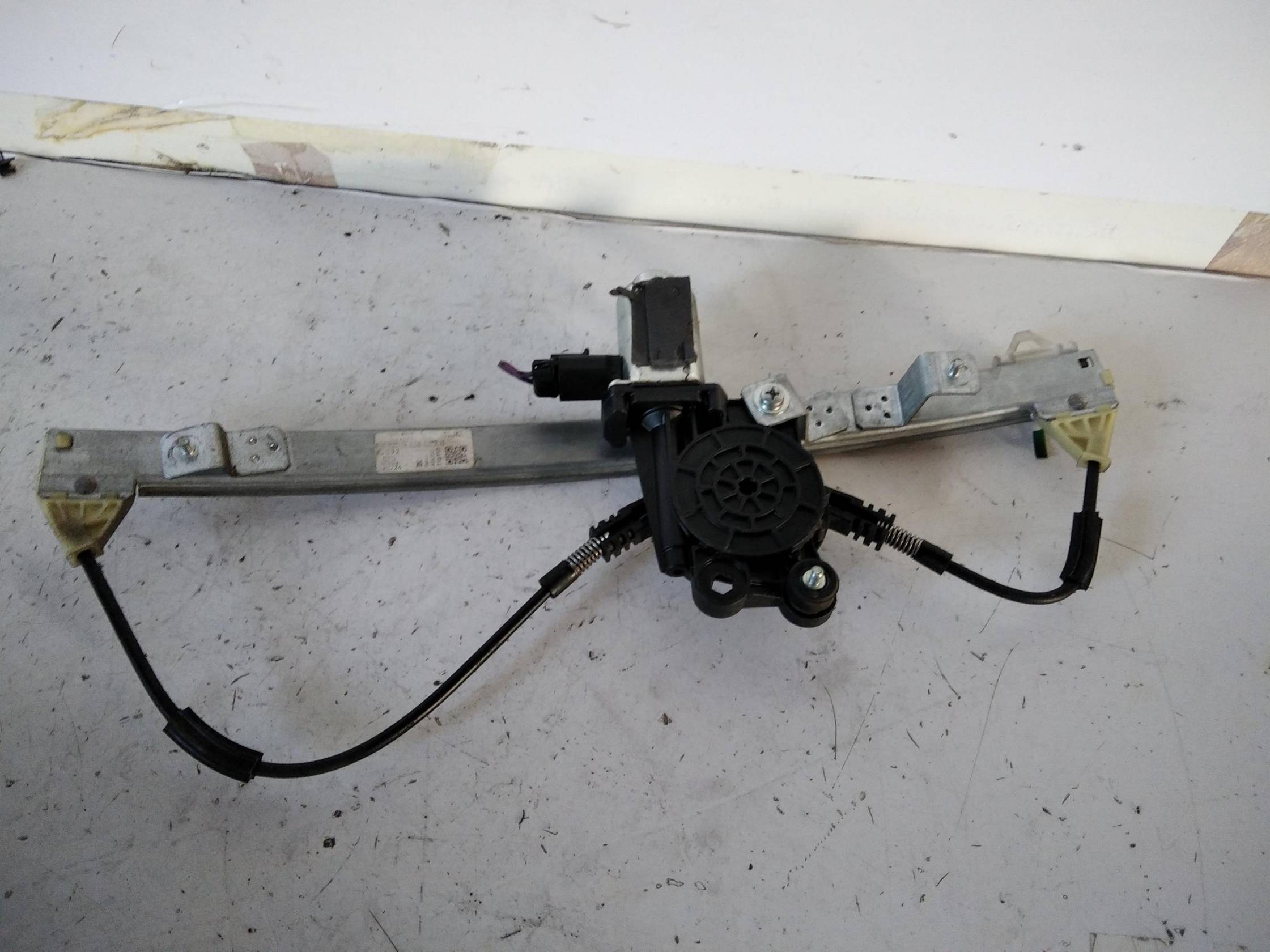 Alzacristallo elettr. porta ant. sx.